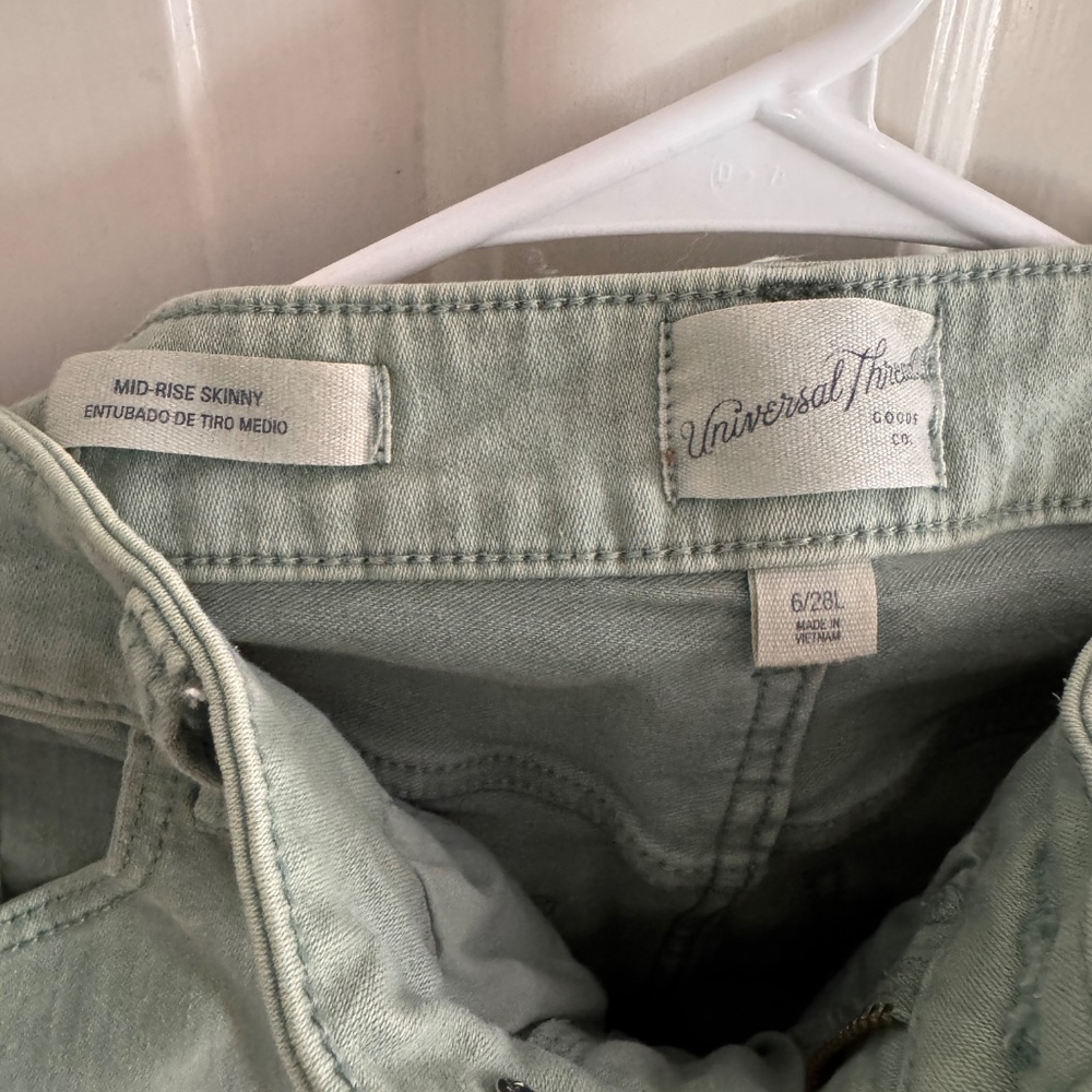 Universal Thread Jeans - Picture 2 of 3